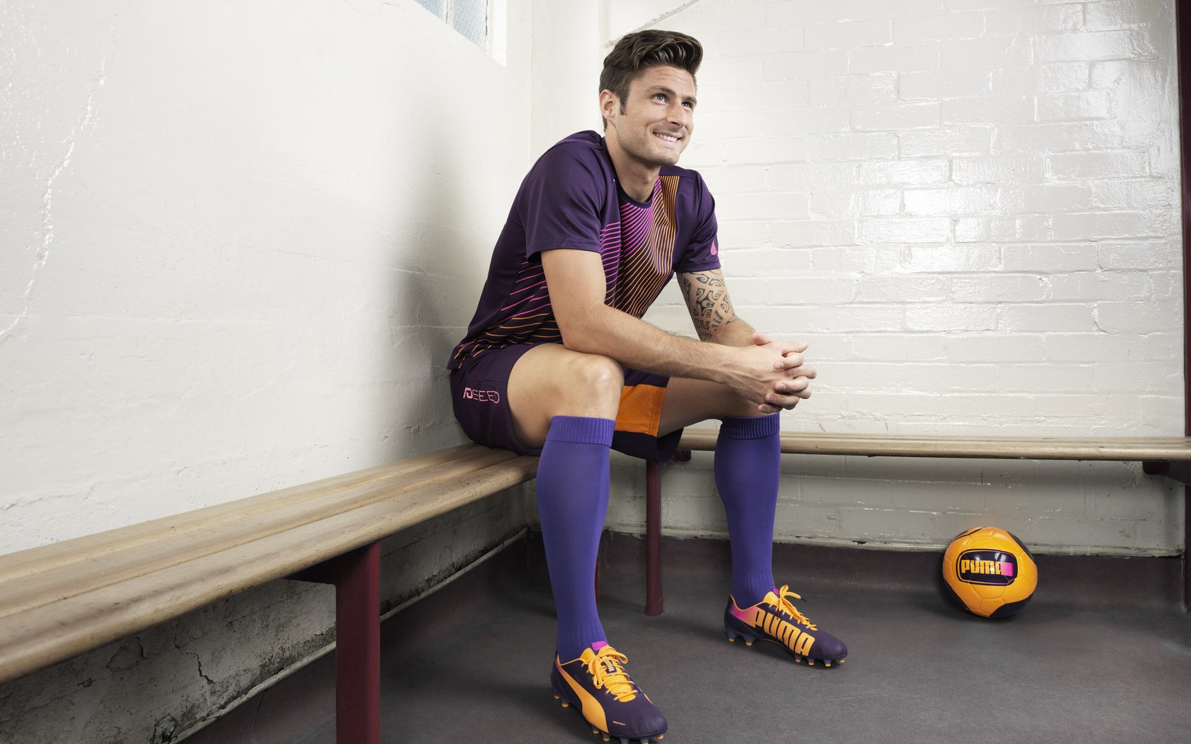 乐鱼电竞在线平台-简：在关键比赛中，他为全黑队贡献了无数关键进球